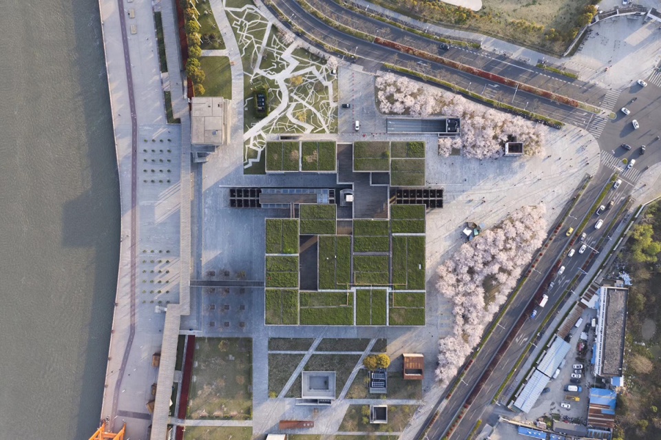liu yichun building for a humanistic city