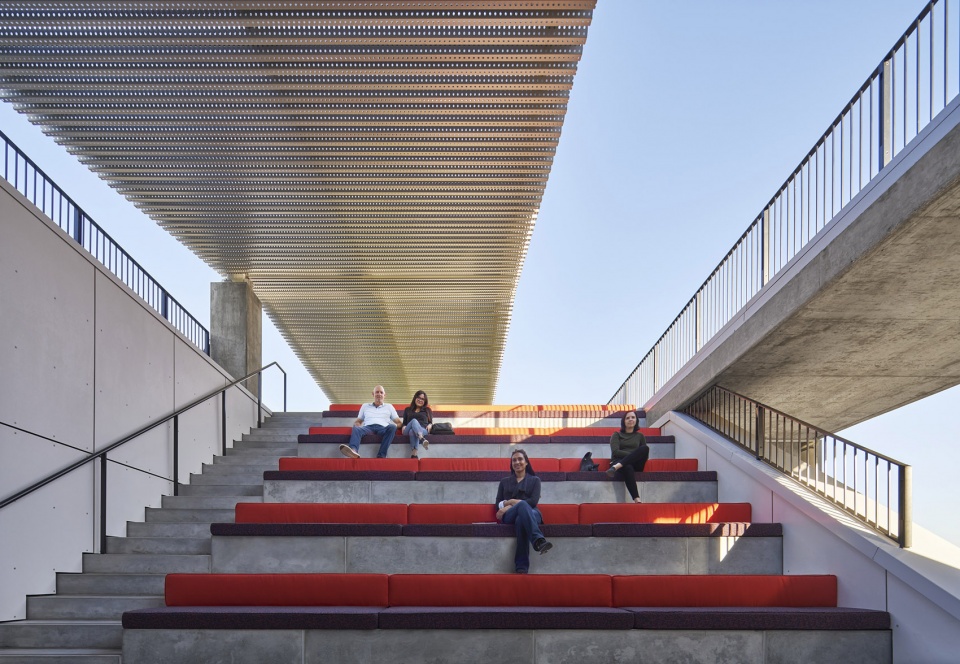 Kaiser Permanente Bernard J Tyson School of Medicine by Yazdani Studio of CannonDesign