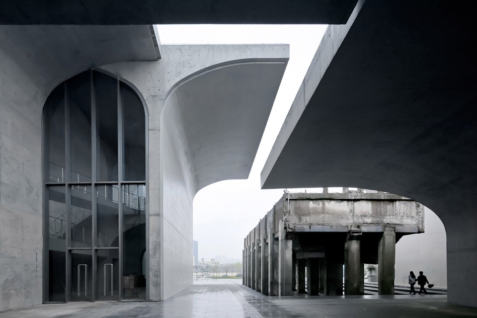 liu yichun building for a humanistic city