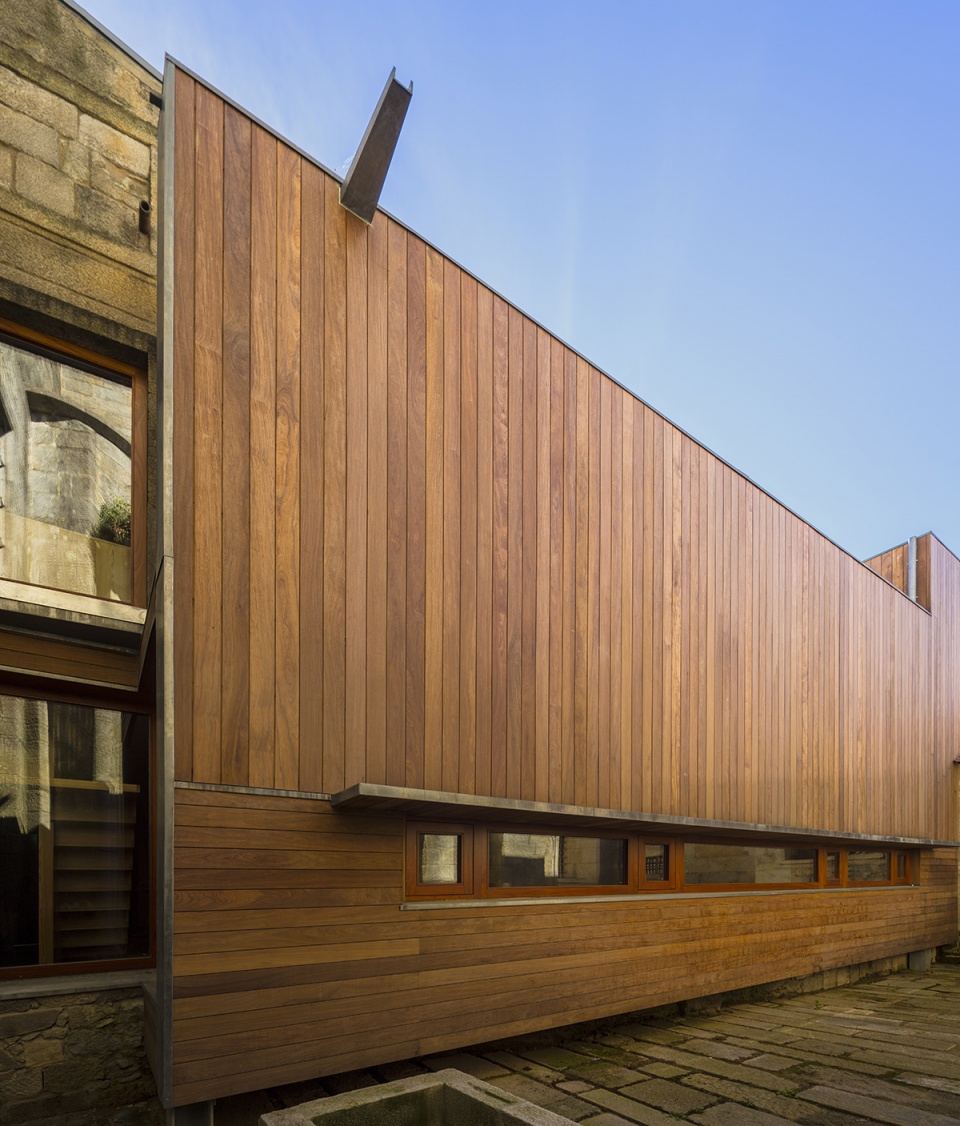 refurbishment of cabido facilities by carlos castanheira clara bastai