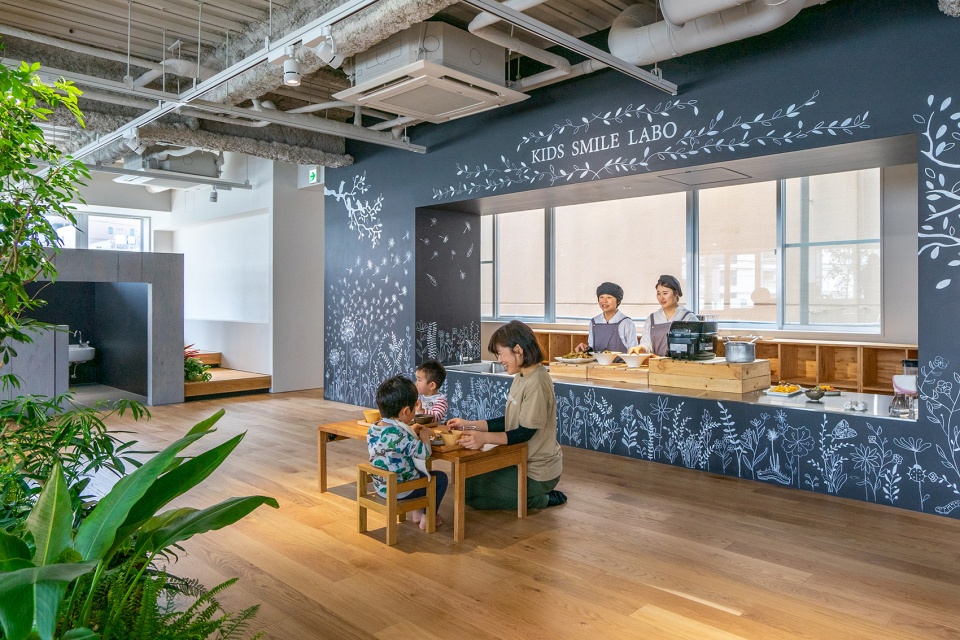 kids smile labo nursery by hibinosekkei youji no shiro kids design labo