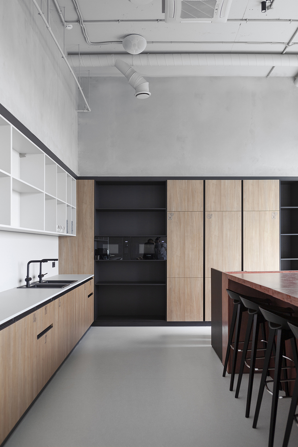 luch 6 office by kotra architects