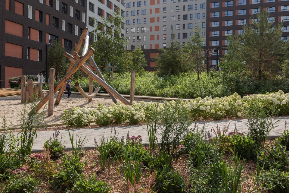 pedestrian canyon shishimskaya gorka by sp architektura krajobrazu brusnika design