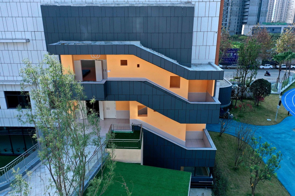 Longquan Tianli Primary School by Jas design