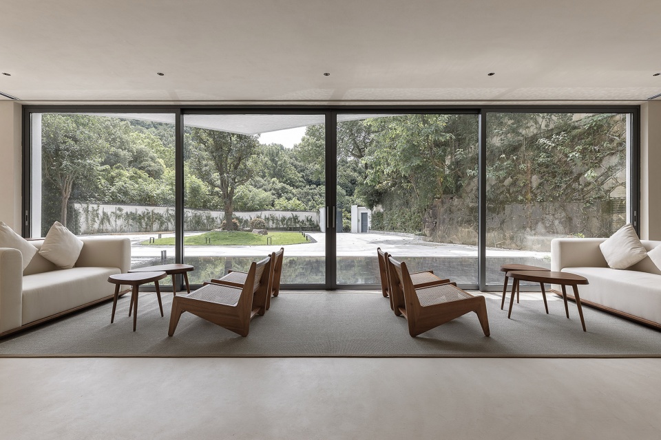 Met Yoga studio China by Fine Arch design studio