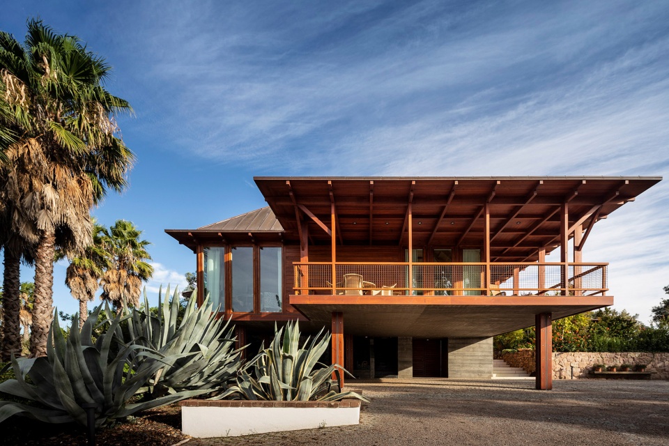 barrocas homestead main house expansion and pavilion by carlos castanheira