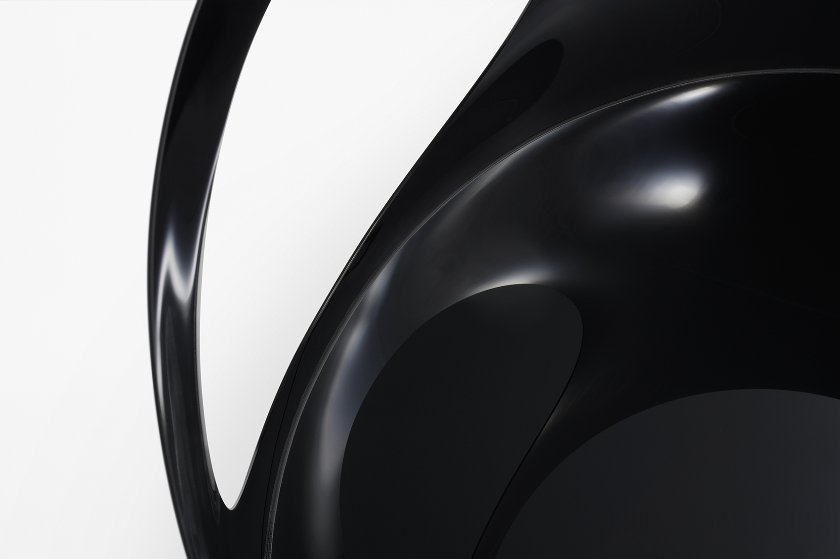 chaise medaillon 3 0 by nendo
