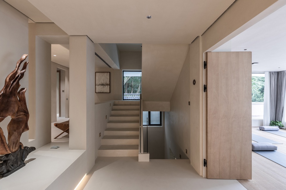 Met Yoga studio China by Fine Arch design studio