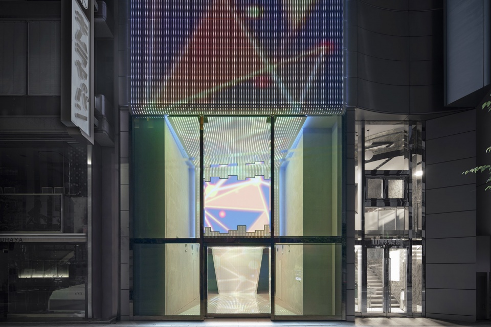 THE FLAGSHIP STORE WITH DOTS by Ryusuke Nanki