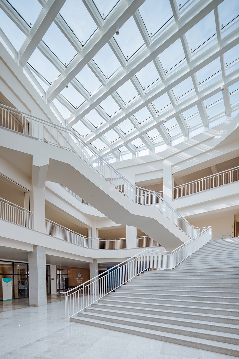 Longquan Tianli Primary School by Jas design
