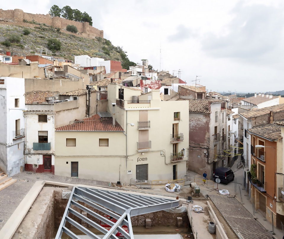 SYNAGOGUE SQUARE by el fabricante de espheras Grupo Aranea Cel Ras Arquitectura 1