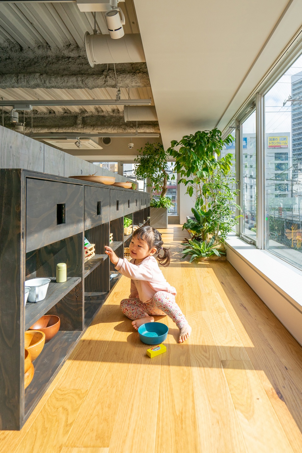 kids smile labo nursery by hibinosekkei youji no shiro kids design labo