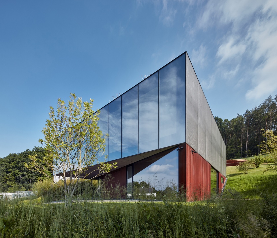 lazy house by petrjandabrainwork