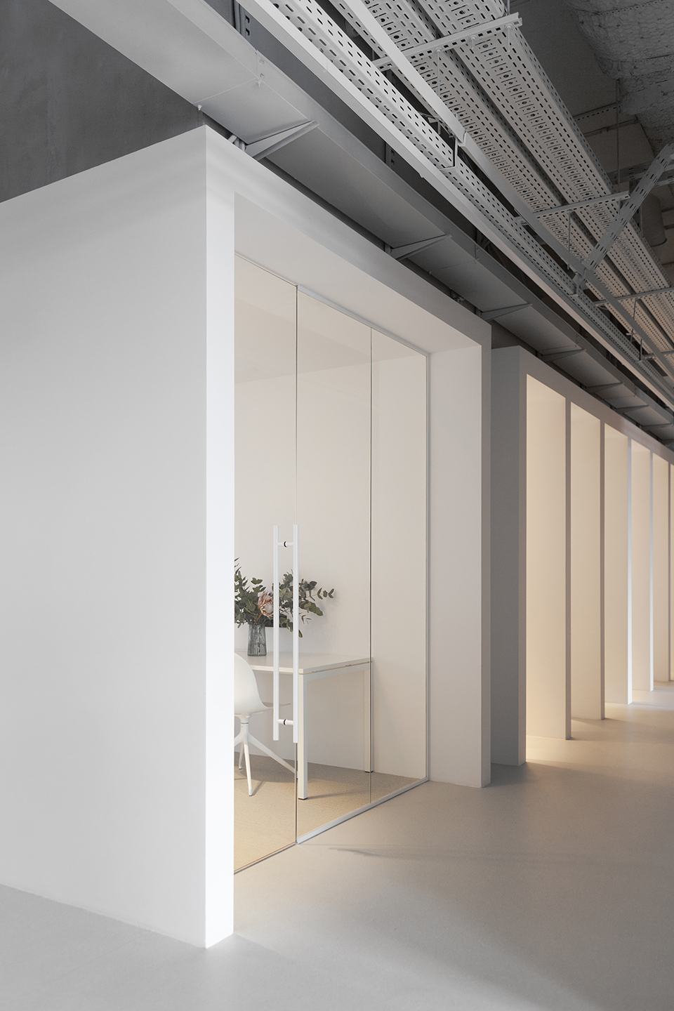 luch 6 office by kotra architects