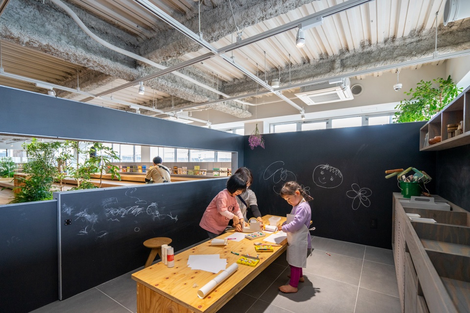 kids smile labo nursery by hibinosekkei youji no shiro kids design labo
