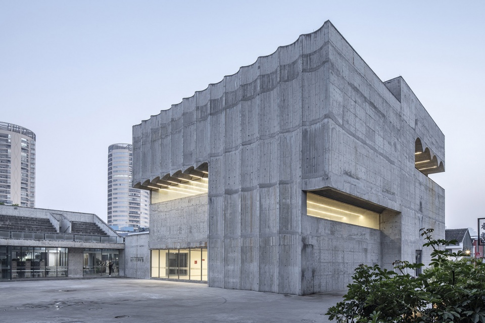 liu yichun building for a humanistic city