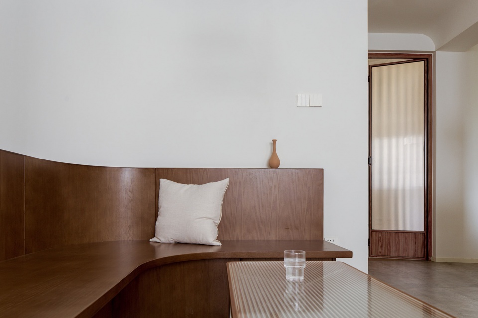 The Wedging of Stainless Steel 65 apartment interior design by QISI DESIGN