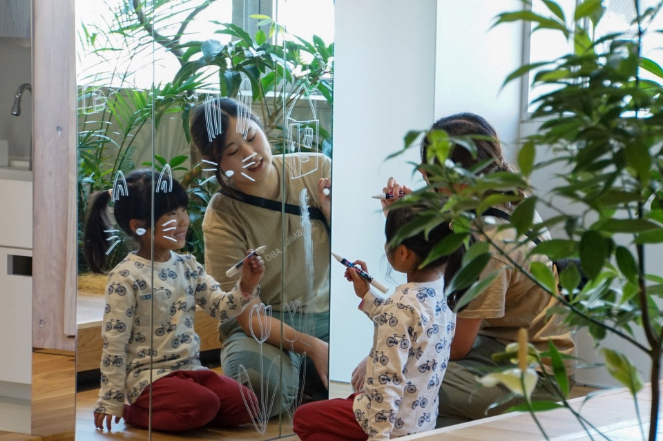 kids smile labo nursery by hibinosekkei youji no shiro kids design labo