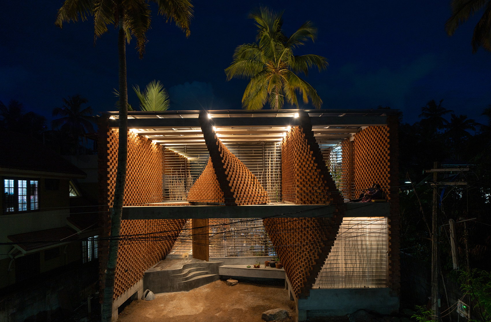 pirouette house by wallmakers
