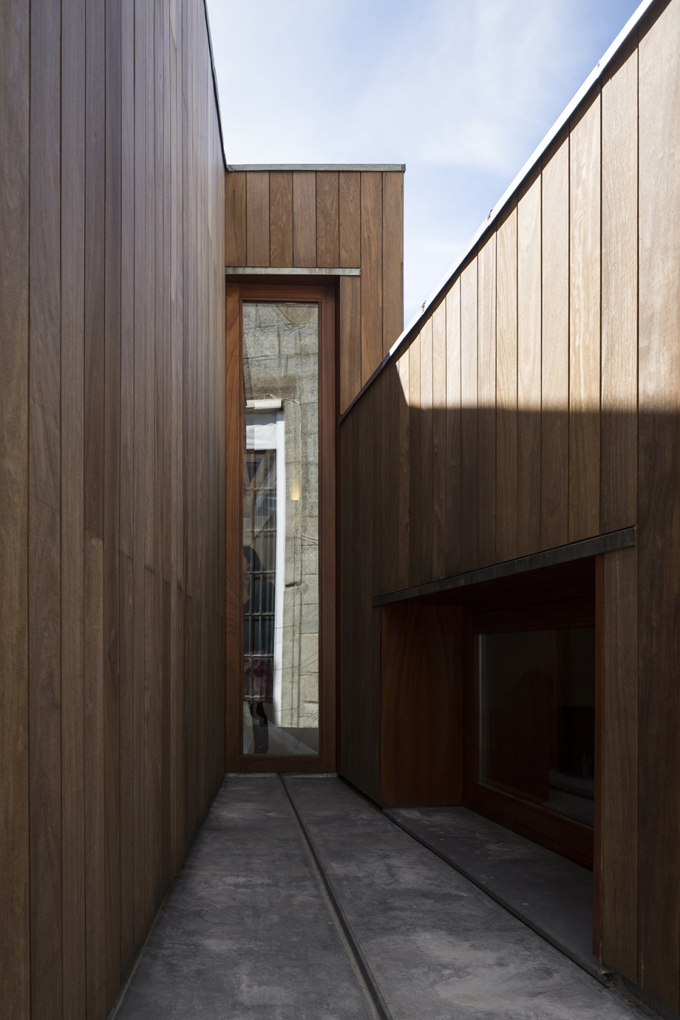 refurbishment of cabido facilities by carlos castanheira clara bastai