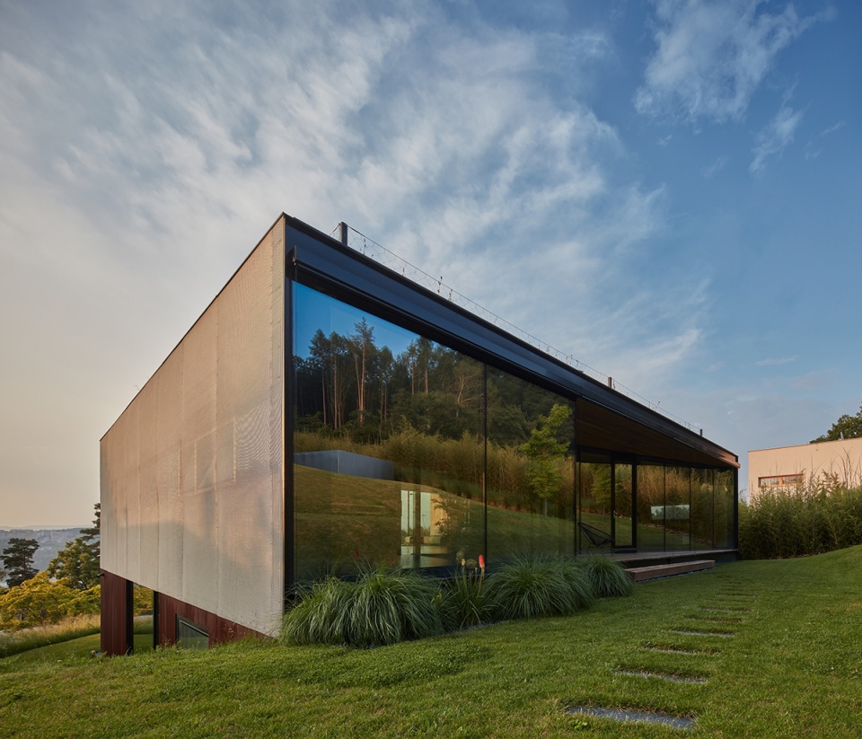 lazy house by petrjandabrainwork
