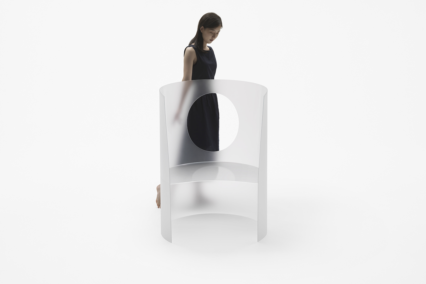 chaise medaillon 3 0 by nendo