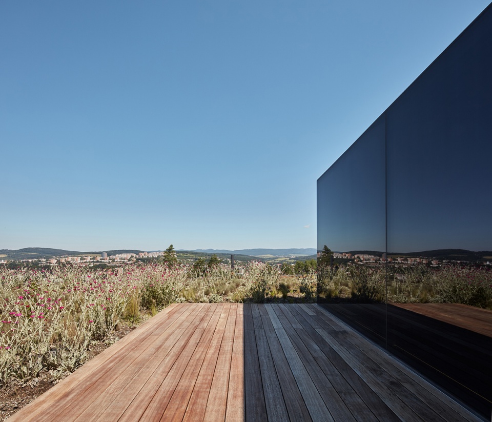 lazy house by petrjandabrainwork