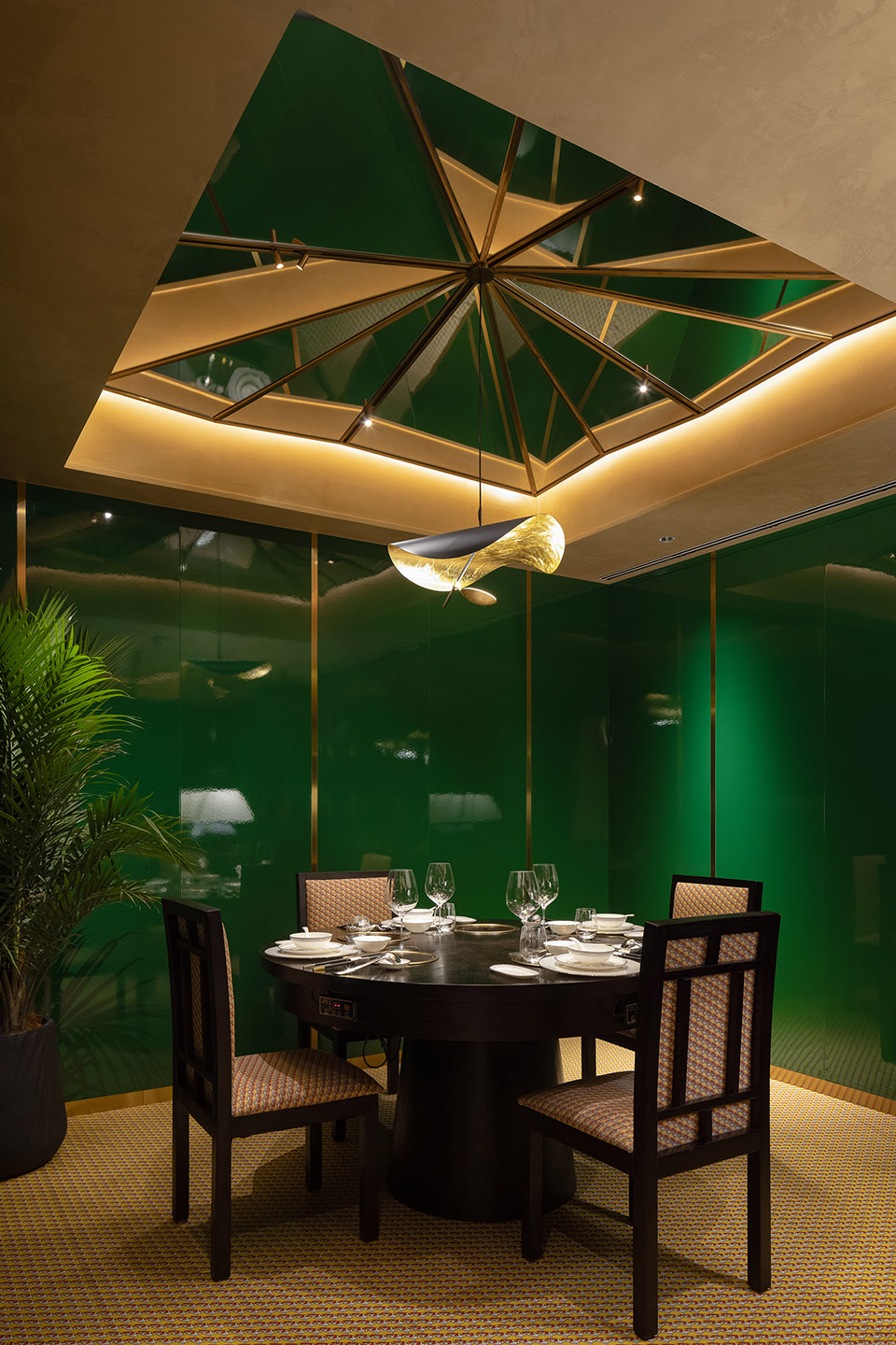 Man Chao Hui topnotch restaurant, China by Various Associates 谷德设计网