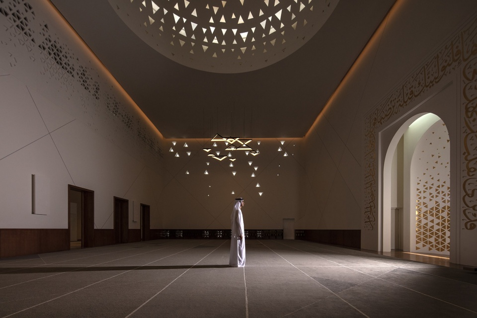 Mosque of The Late Mohamed Abdulkhaliq Gargash DABBAGH ARCHITECTS
