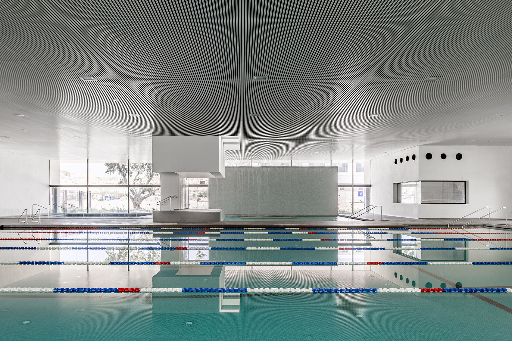 Arava Aquatic Sport Center by Zait Lev Architects 谷德设计网