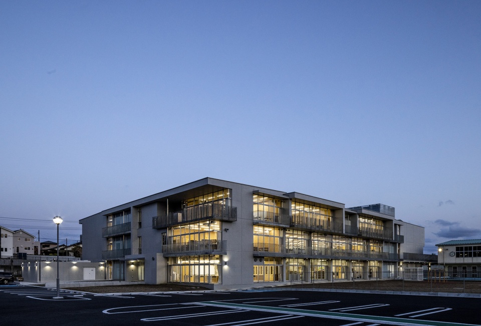Hitachi City Hidaka Elementary School MIKAMI Architects