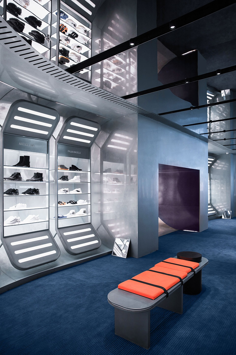 moon the space买手店,成都 / 一己设计