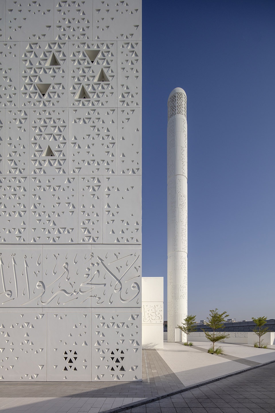 Mosque of The Late Mohamed Abdulkhaliq Gargash DABBAGH ARCHITECTS