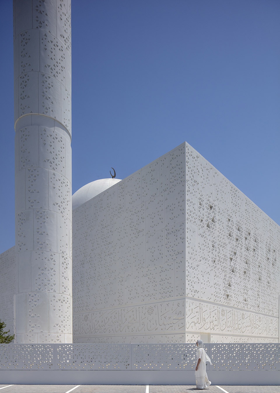 Mosque of The Late Mohamed Abdulkhaliq Gargash DABBAGH ARCHITECTS