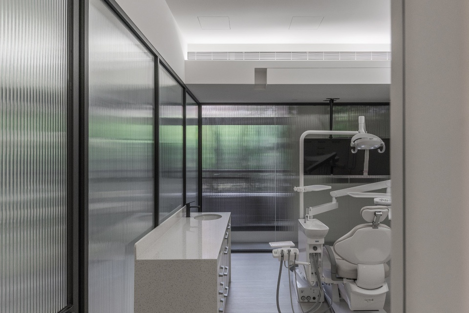 trouvaille dental clinic by ahead concept