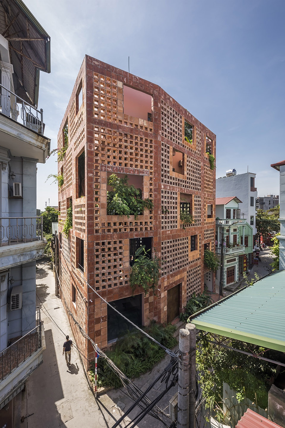 archive for summer climate adaptability strategies in residential buildings