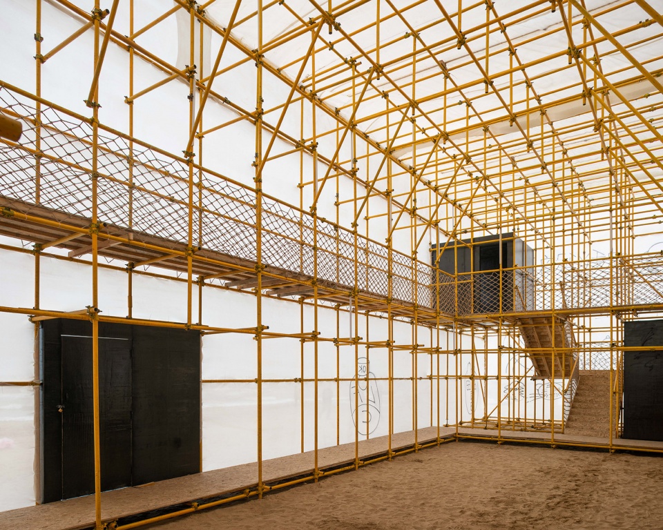 aranya theatre festival migratory birds 300 temporary art museum on the beach by atelier heimat