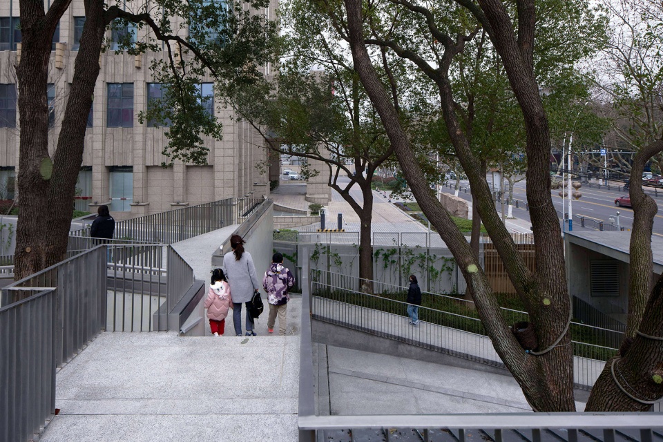 city lounge of zhongshan road jiaxing china by play architects