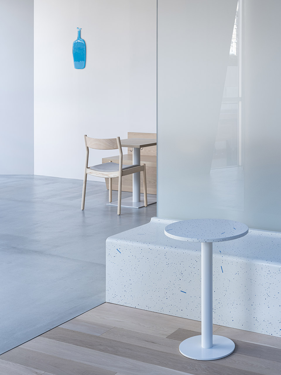 Blue Bottle Coffee Umeda Chayamachi Cafe by I IN 谷德设计网