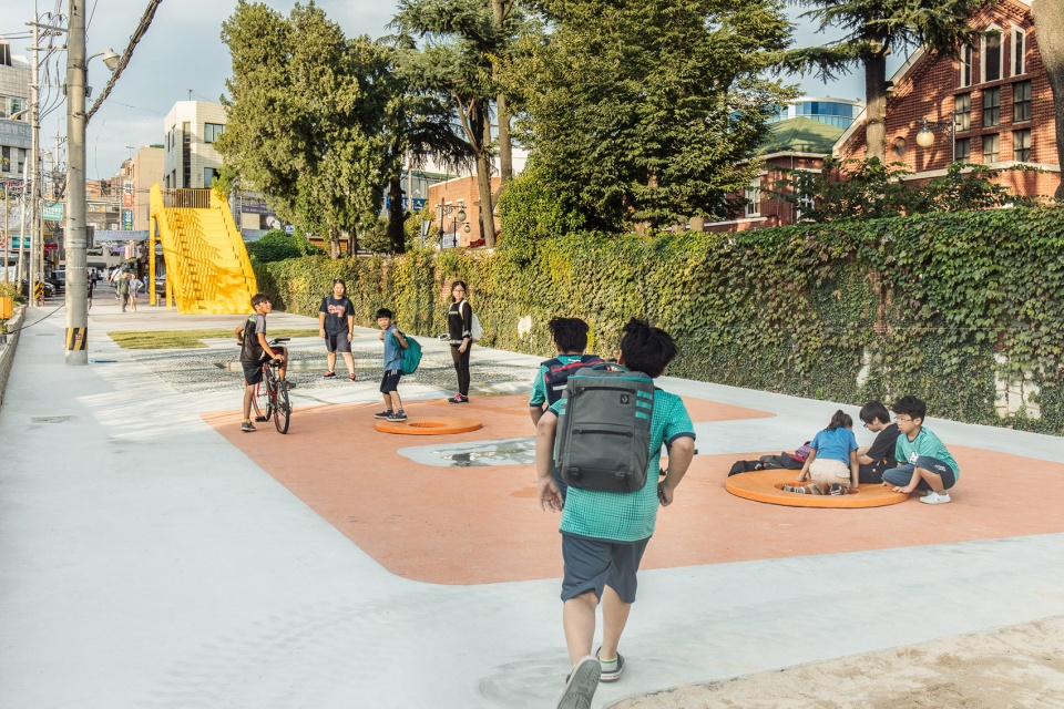 -Street Fully- MVRDV