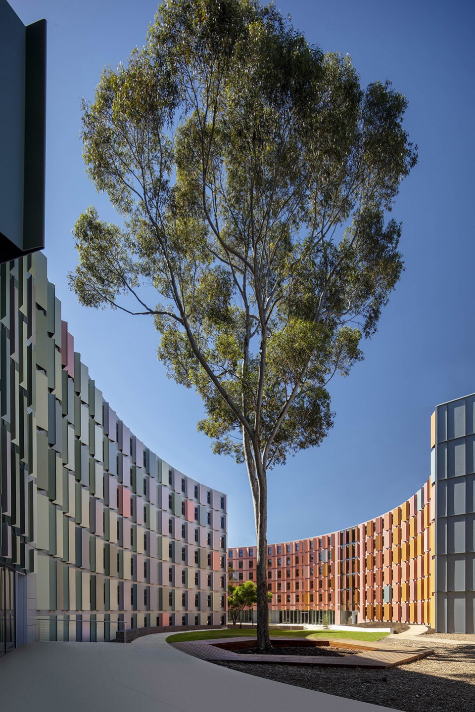 18 040 la trobe university north and south apartments by jackson clements burrows architects