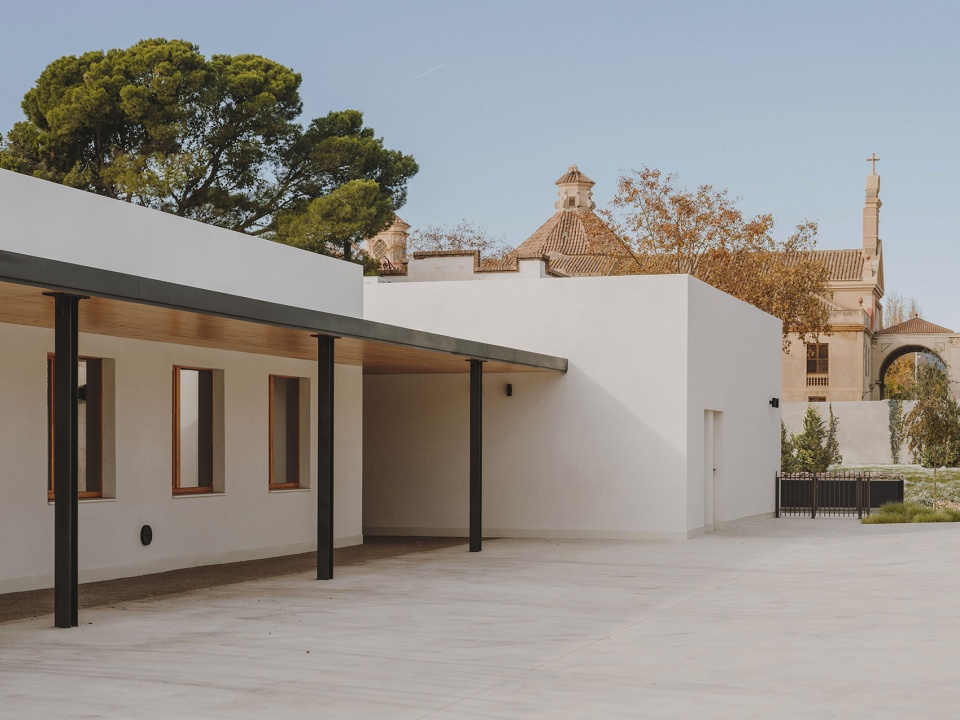 Alzheimers Day Center by GCA Architects