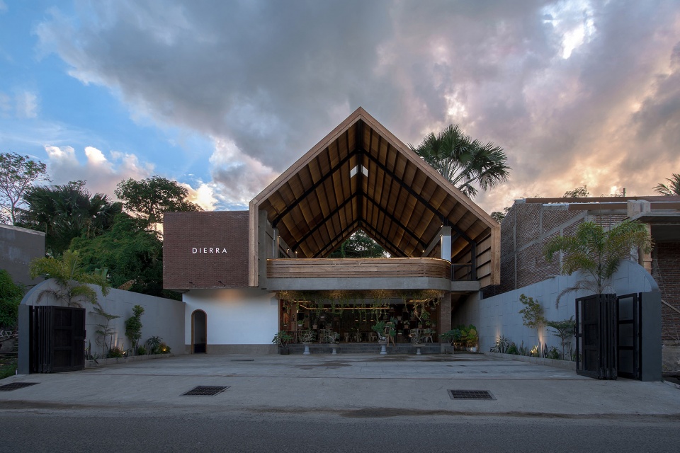 DIERRA by MIV Architects
