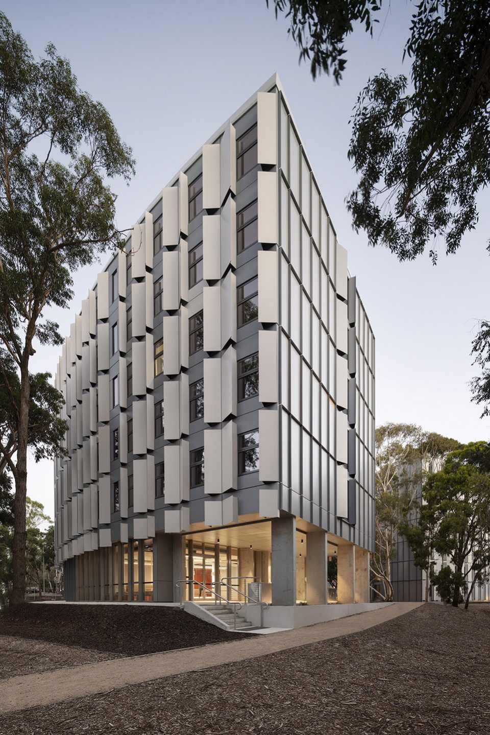18 040 la trobe university north and south apartments by jackson clements burrows architects
