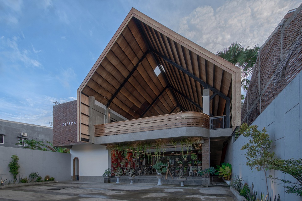 DIERRA by MIV Architects