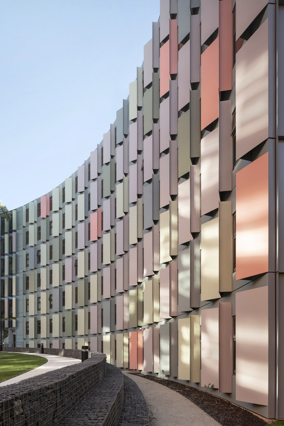 18 040 la trobe university north and south apartments by jackson clements burrows architects