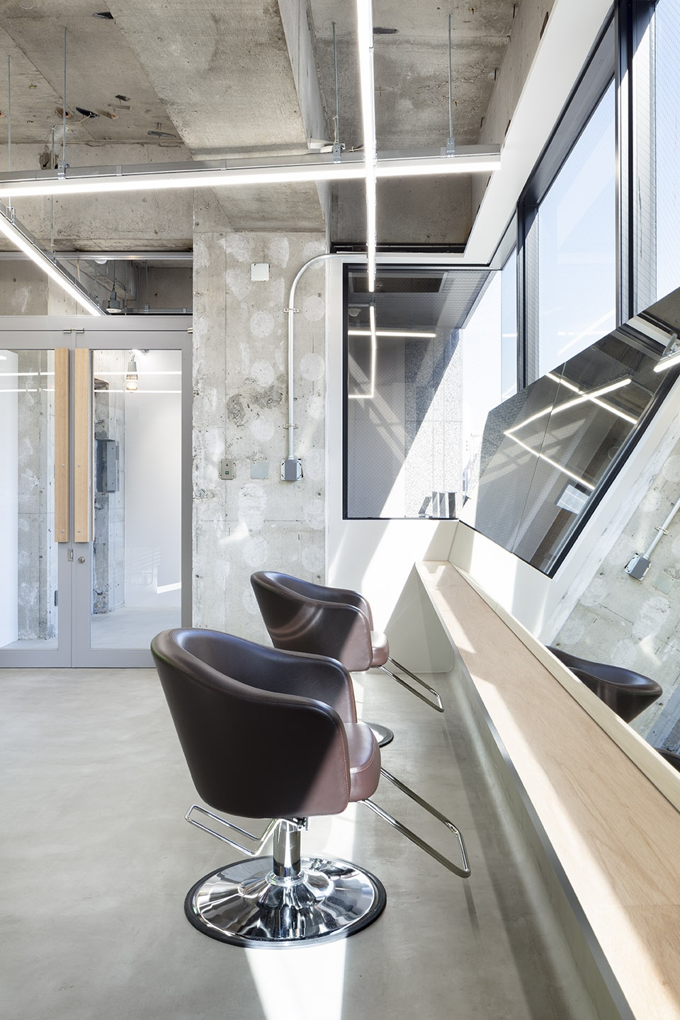 Share salon JAM by kfuna Architecture