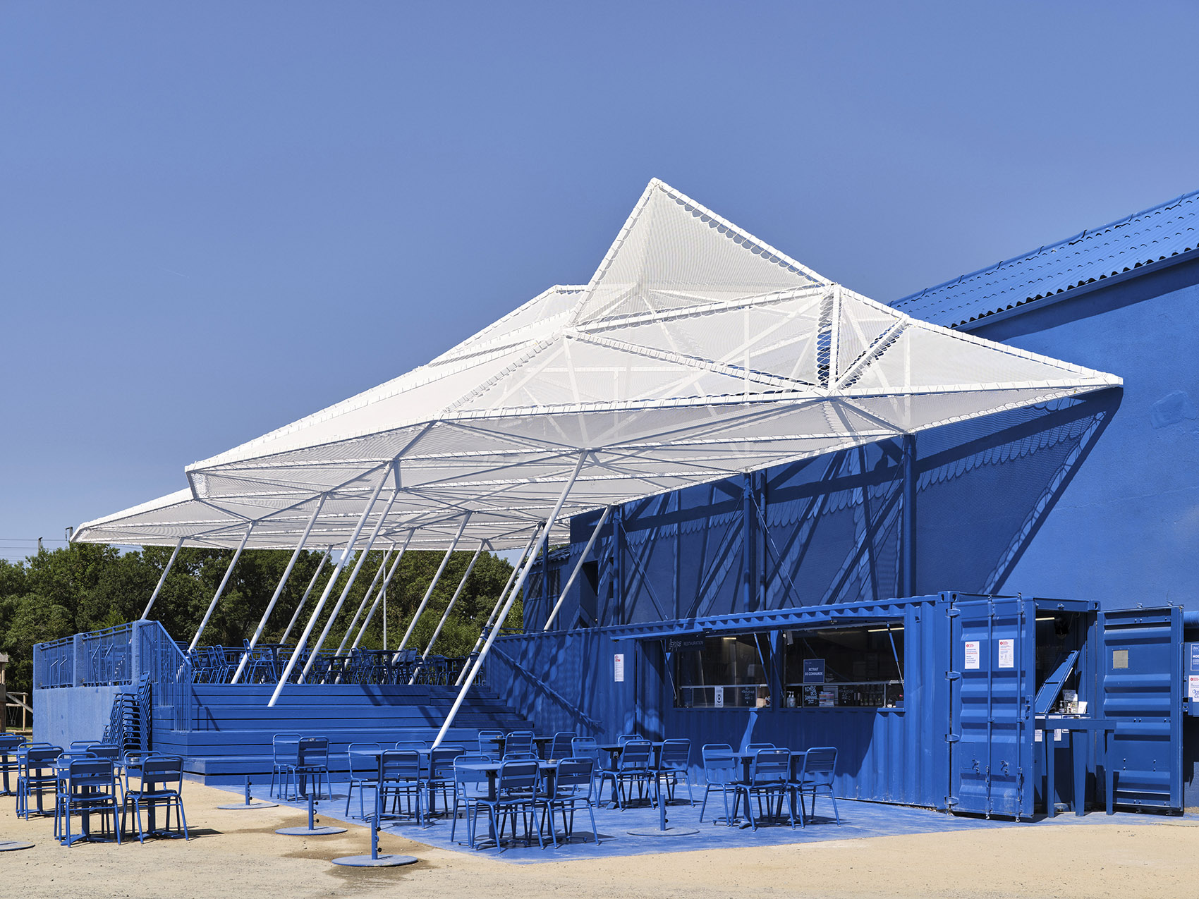 Station nuage by Atelier YokYok