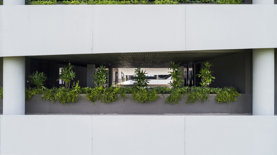 concrete waves by g8a architecture