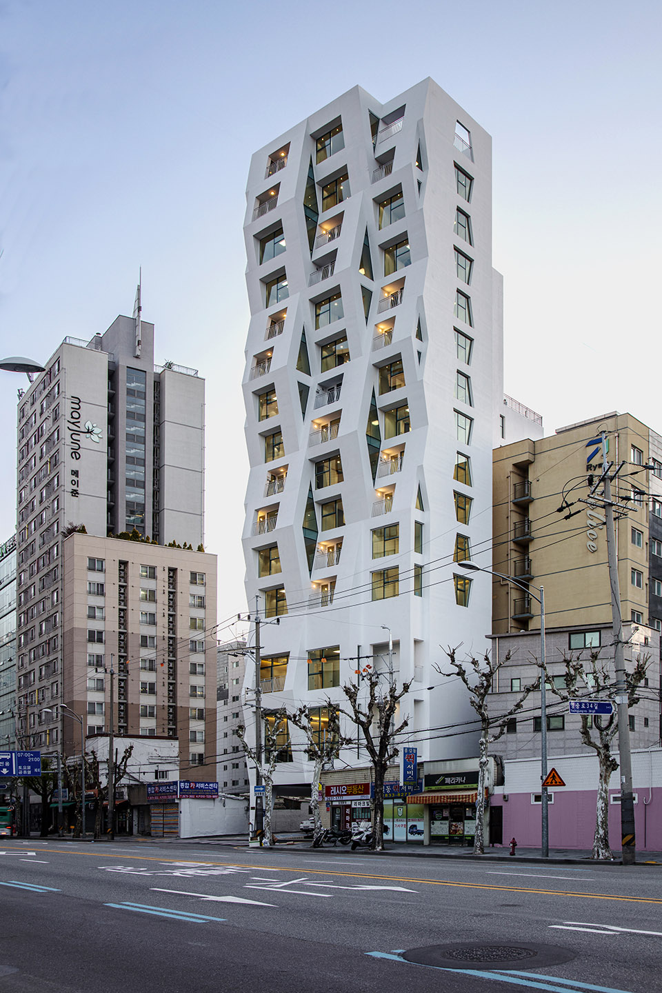Ratio Building Tri Poly by Maaps Architects Cooperation